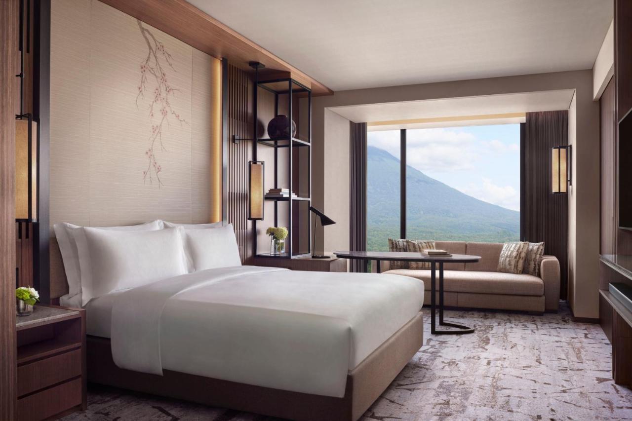 Higashiyama Niseko Village, A Ritz-Carlton Reserve Exterior photo